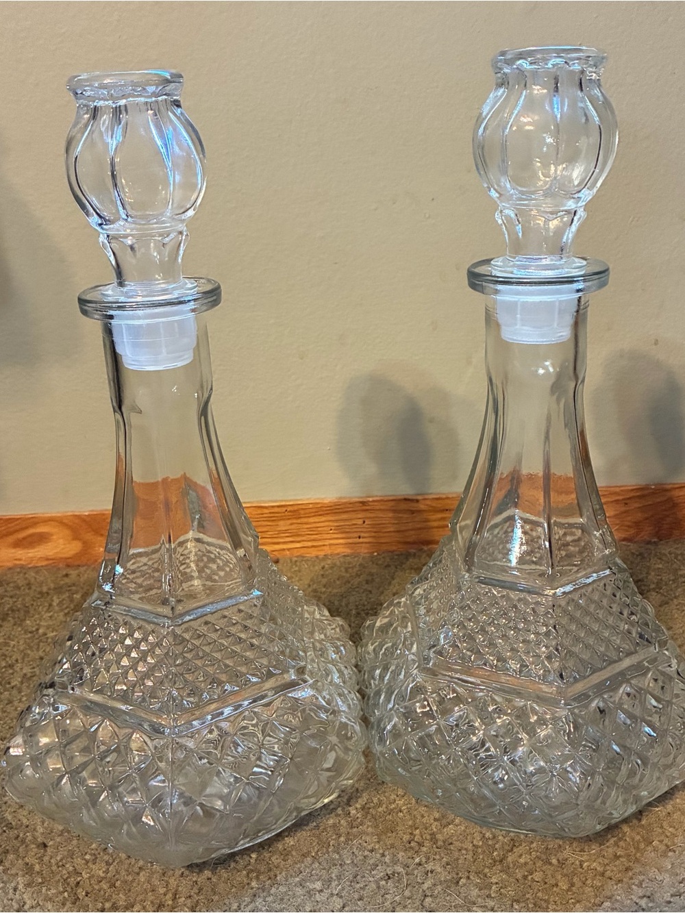 Set of 2 Anchor Hocking Wexford Glass Wine Whiskey Decanters w/Stoppers 32oz